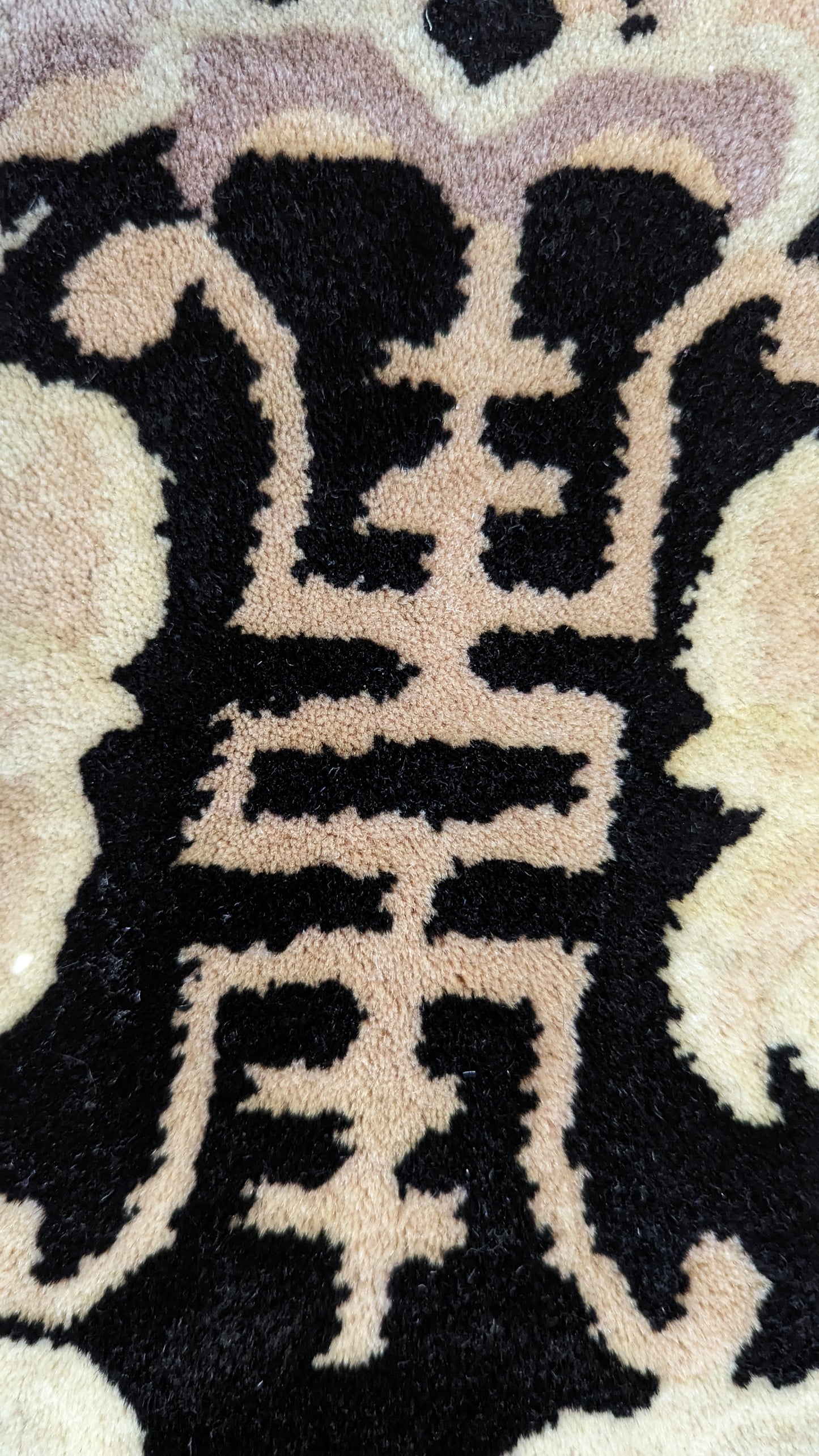 Vintage Round Chinese Rug, 8 ft Diameter