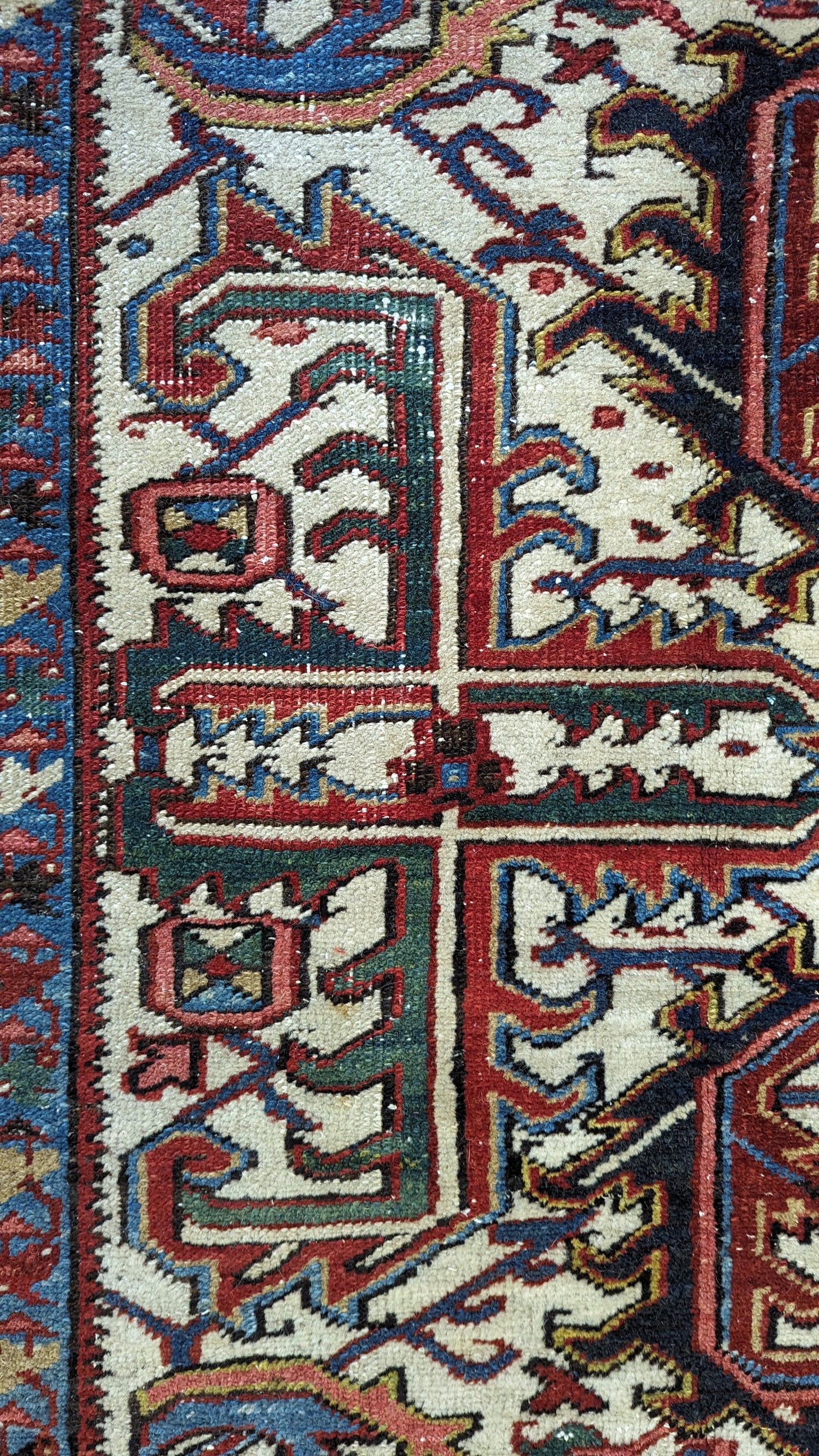 Antique Persian Heriz Rug, 7'6"x10'