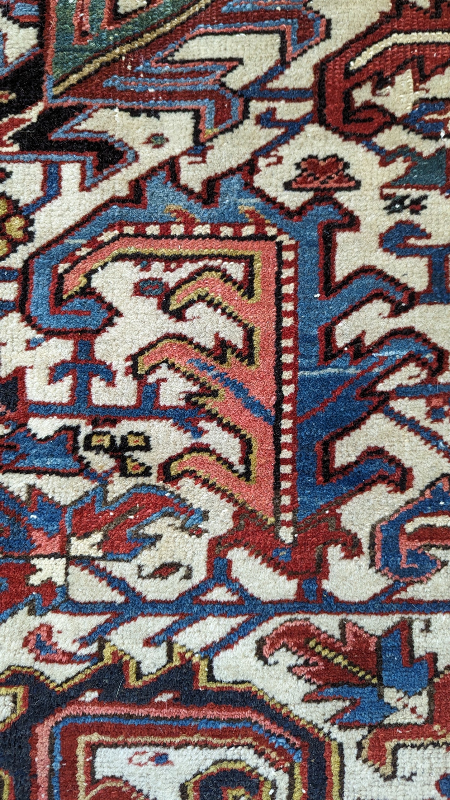 Antique Persian Heriz Rug, 7'6"x10'