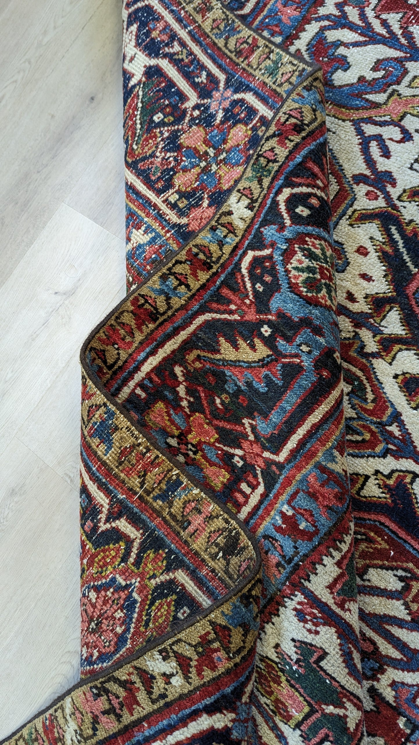 Antique Persian Heriz Rug, 7'6"x10'