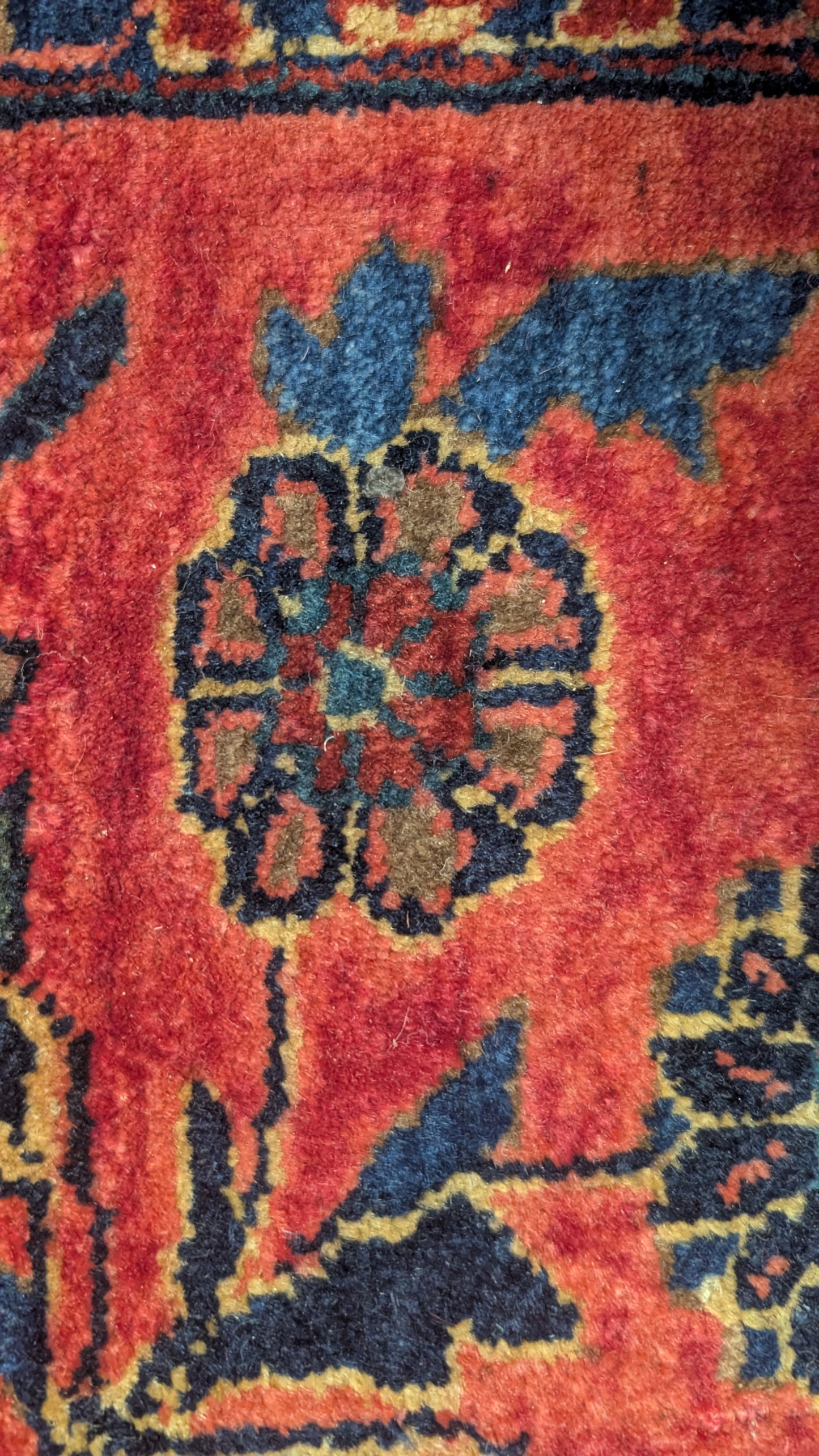 Antique Persian Sarouk Rug, 6x9